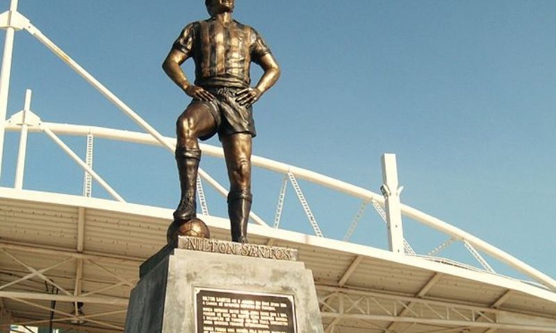 Giới thiệu sơ lược về Tiểu sử Nílton Santos